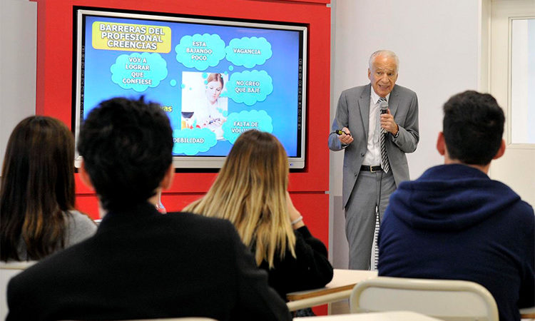 En el CUT, Alberto Cormillot abrió un nuevo año de la Licenciatura en Nutrición 