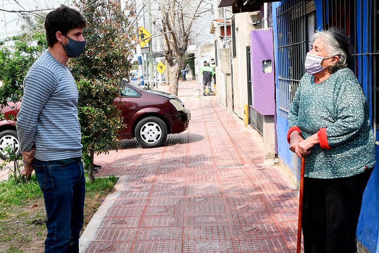 Juan Andreotti supervisó las obras de renovación de veredas de la Ruta 202