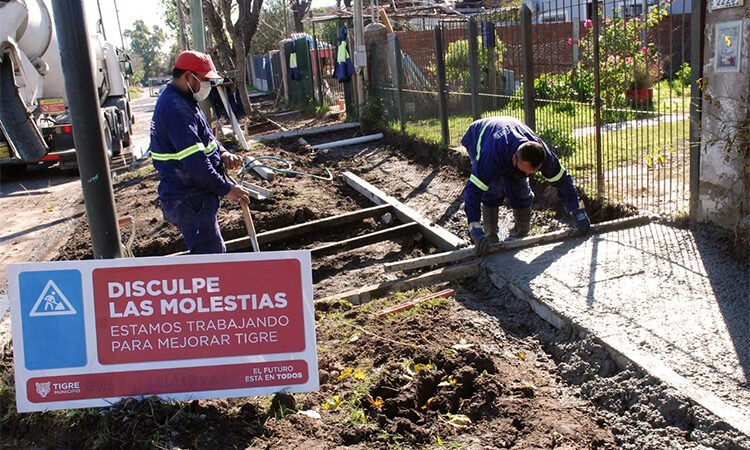 Infraestructura urbana: continúa la construcción de veredas vecinales en La Paloma