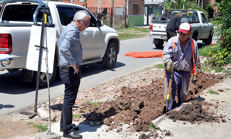 Julio Zamora: “Queremos terminar 2023 con la gasificación completa de los barrios de Tigre”