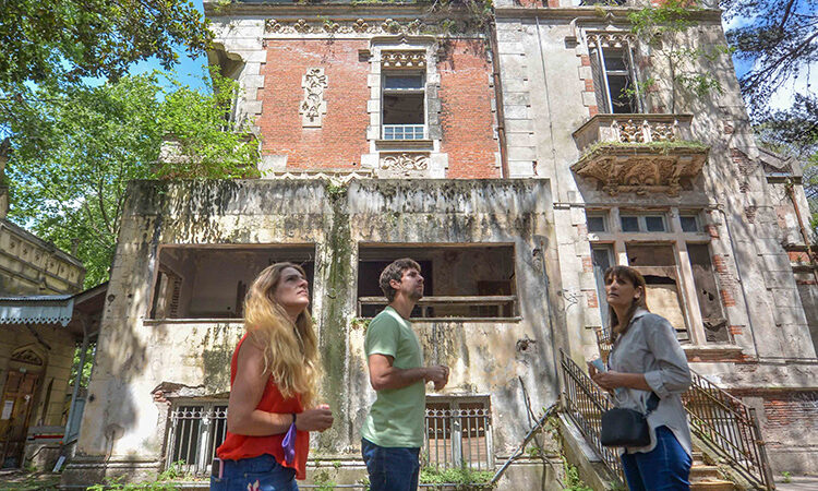 Juan Andreotti visitó la restauración del Palacio Otamendi