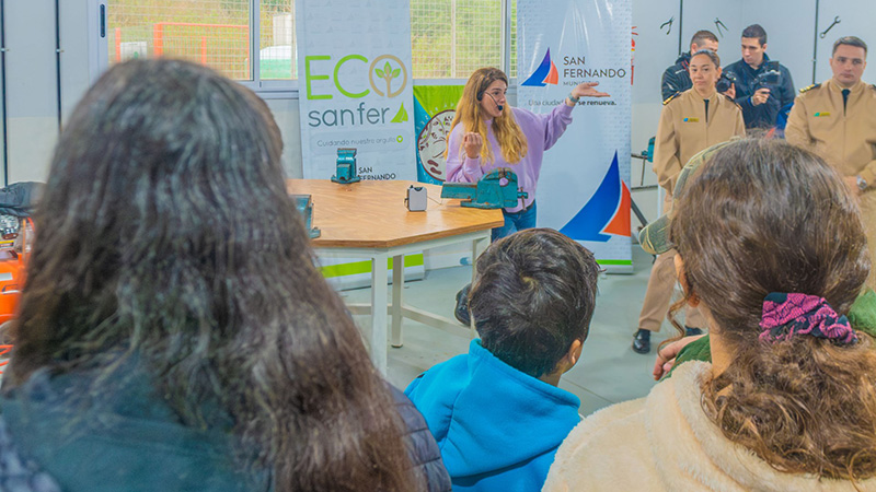 EcoSanfer compartió una actividad educativa en el Delta con el Barco Laboratorio de Prefectura